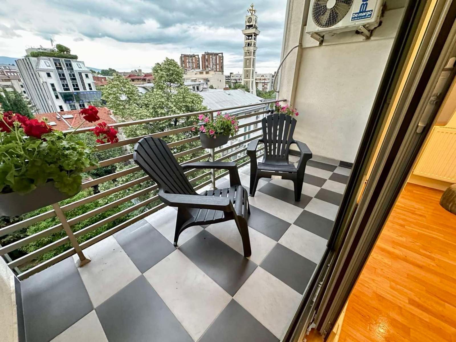 Regina's Commodious Apartment